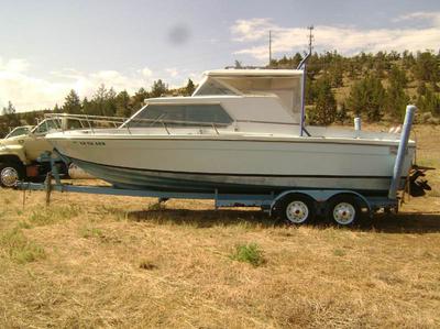 1972 Reinell RV-2420 Cabin Cruiser