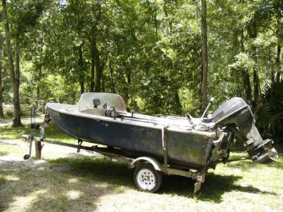aluminum V-hull runabout