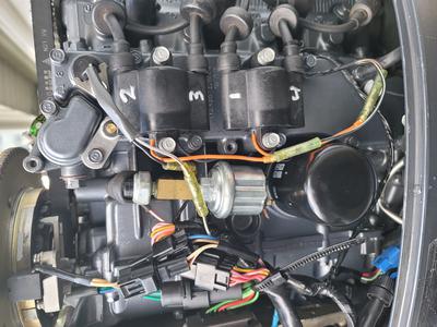 What is the silver canister? No wire attached